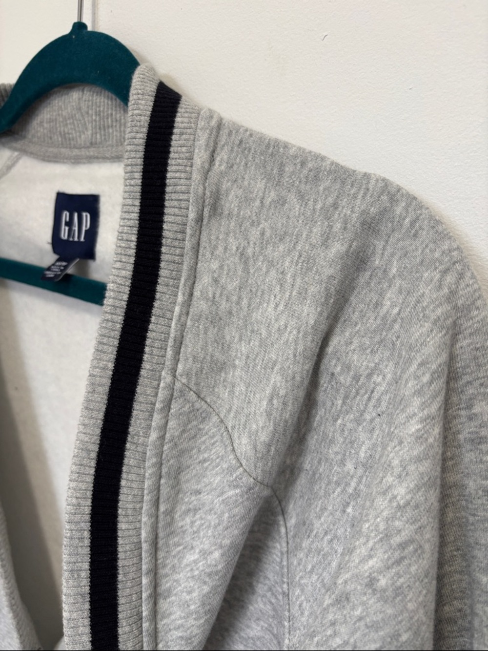 GAP Heather Gray Button-Front Women's Varsity Cardigan with Navy Trim XS - Picture 6 of 8